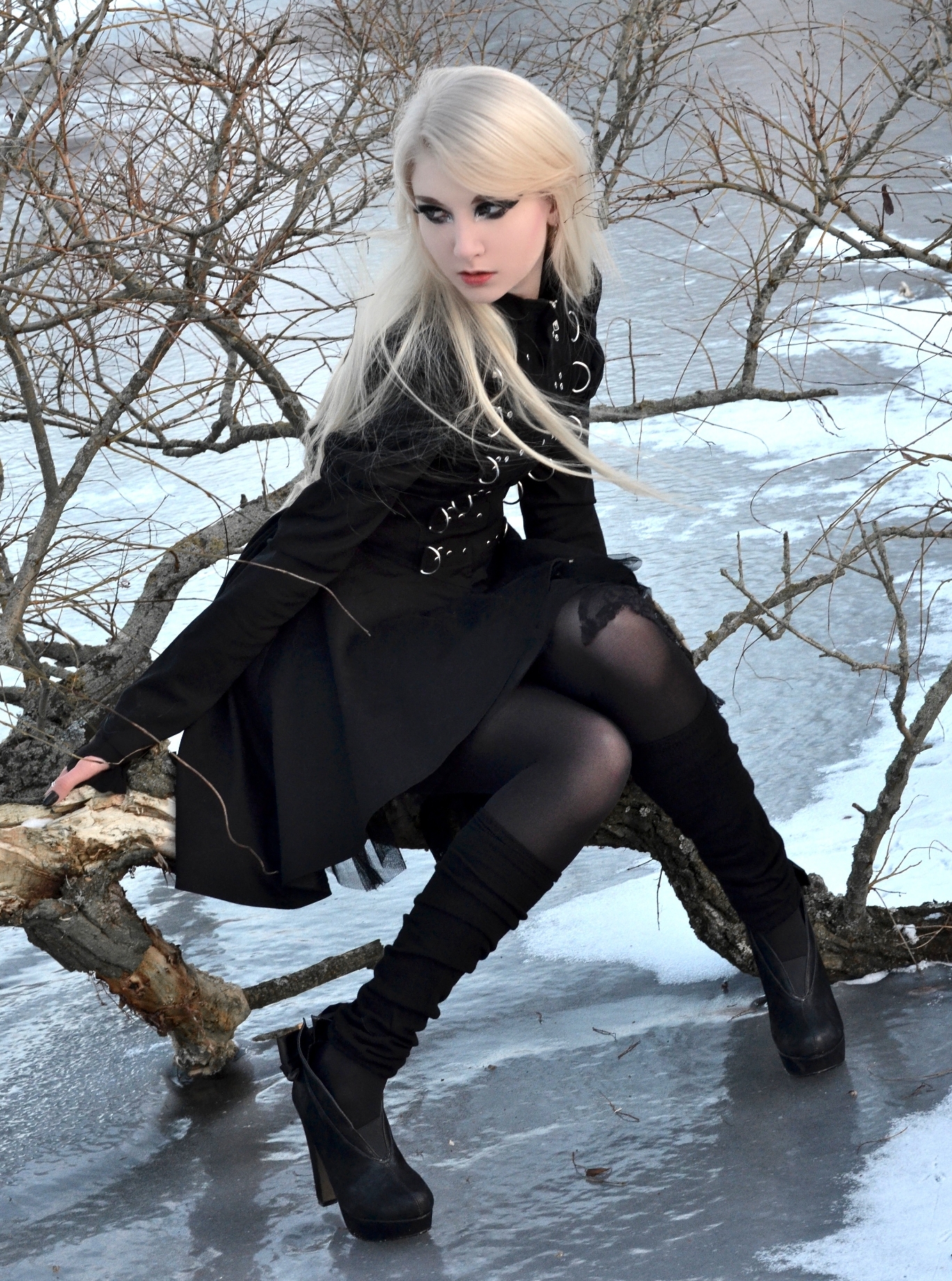 Blonde Gothic Girl wearing Black Opaque Pantyhose and Black Legwarmers